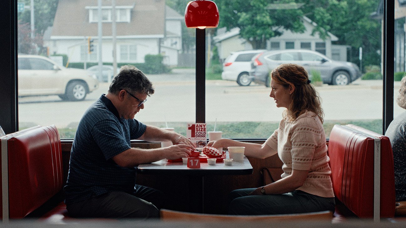 ‘Chili Finger’ Review: Judy Greer and Bryan Cranston Star in a Tabloid-Inspired Comedy That Torments You With Quirk