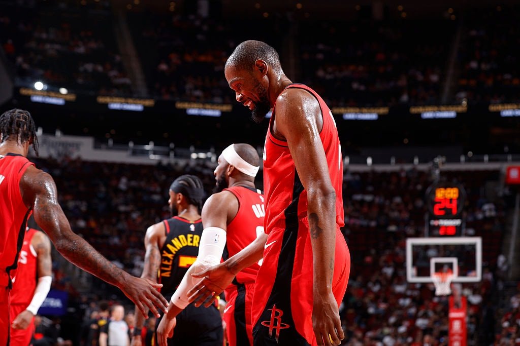 Kevin Durant’s just 26 points behind Michael Jordan after Friday night’s action