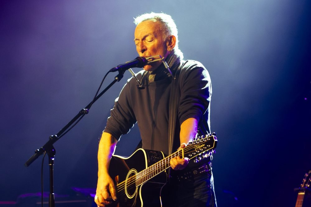 Bruce Springsteen Slams Trump, ‘the Richest Men in America’ and Pam Bondi in Fiery Speech at Minneapolis Tour Opener: ‘We Have a President Who Can’t Handle the Truth’