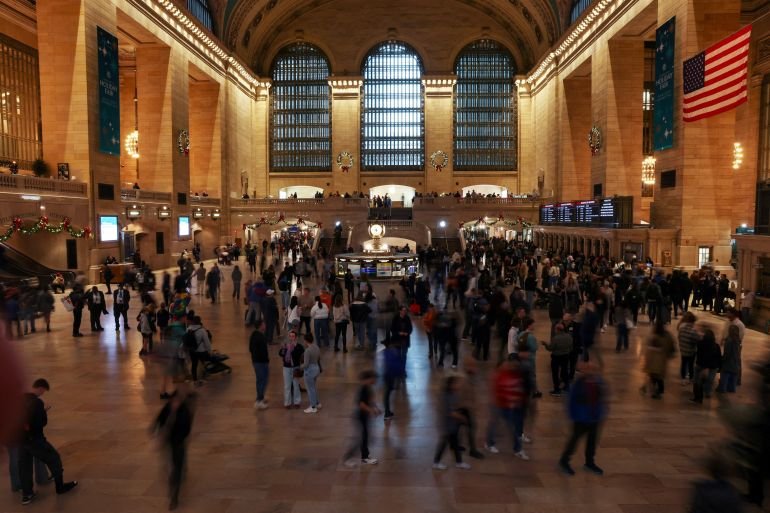 Machete-wielding man killed by police in New York’s Grand Central station