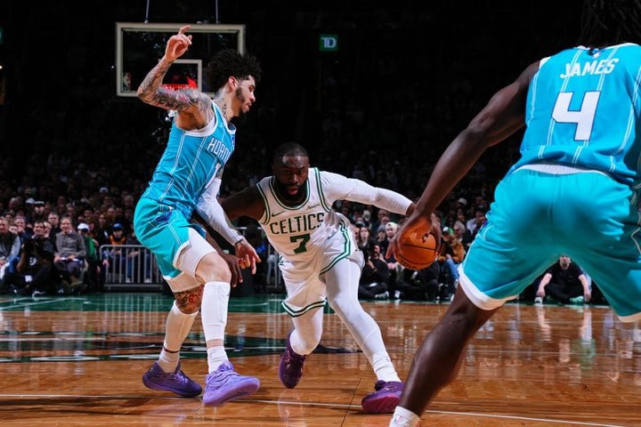 Starting 5: Houston’s heater hits 7, Boston beats Charlotte, Minnesota books Playoff berth