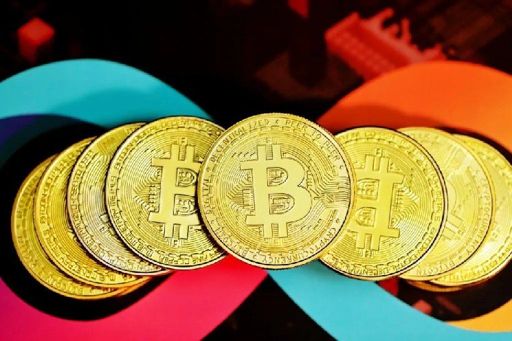 What Does the Short-Term Outlook for Bitcoin Look Like? Experts Weigh In