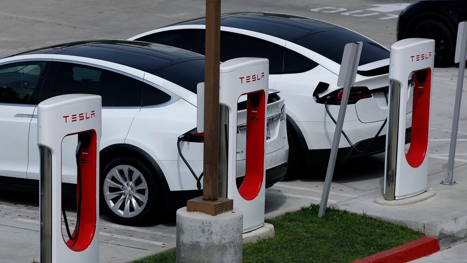 California Approves Up to $3,500 Rebate for First-Time EV Buyers