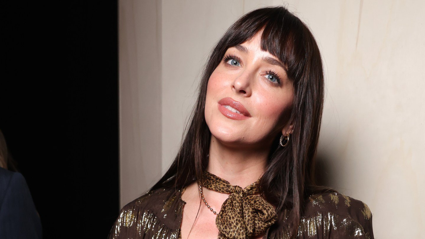Dakota Johnson, Ellen Burstyn Play Versions of Marilyn Monroe in Maggie Gyllenhaal Short Film