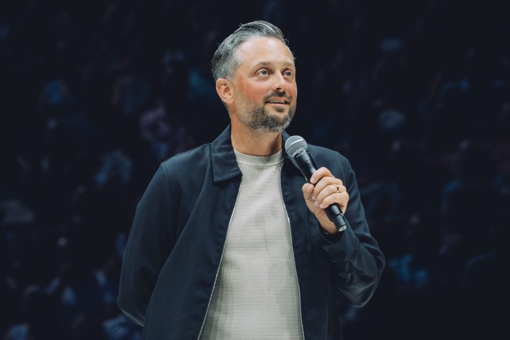 Nate Bargatze Sets Guinness World Record for Most Tickets Sold for a Stand-Up Comedy Tour (EXCLUSIVE)