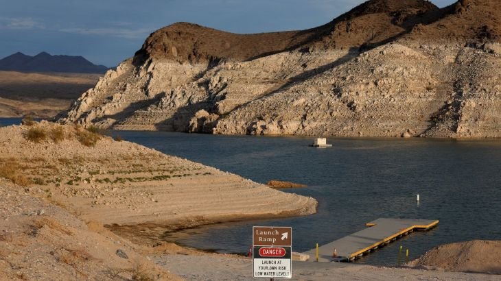 Water supply for three US states drips down, Lake Mead at record low