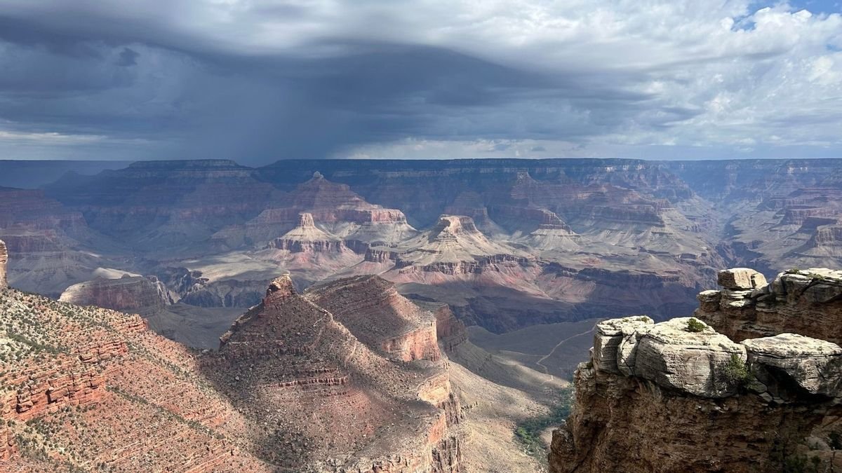 Did Trump divert first responders to DC beautification projects before Grand Canyon flash flood?
