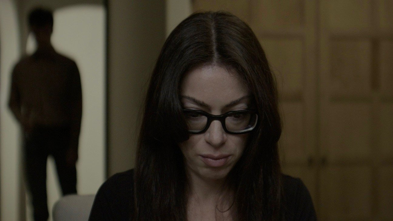 ‘Kill Me Now’ Review: A Tired Hollywood Suspense Satire Riddled with Borscht Belt Humor