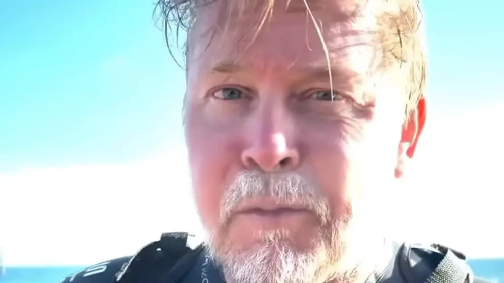 British man who has been walking around the world for 28 years finally arrives back in UK