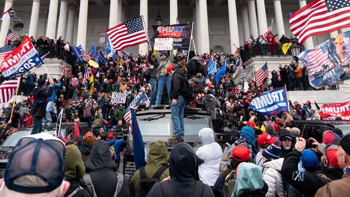 Did Trump campaign cover hotels, flights and more for Jan. 6 rioters?