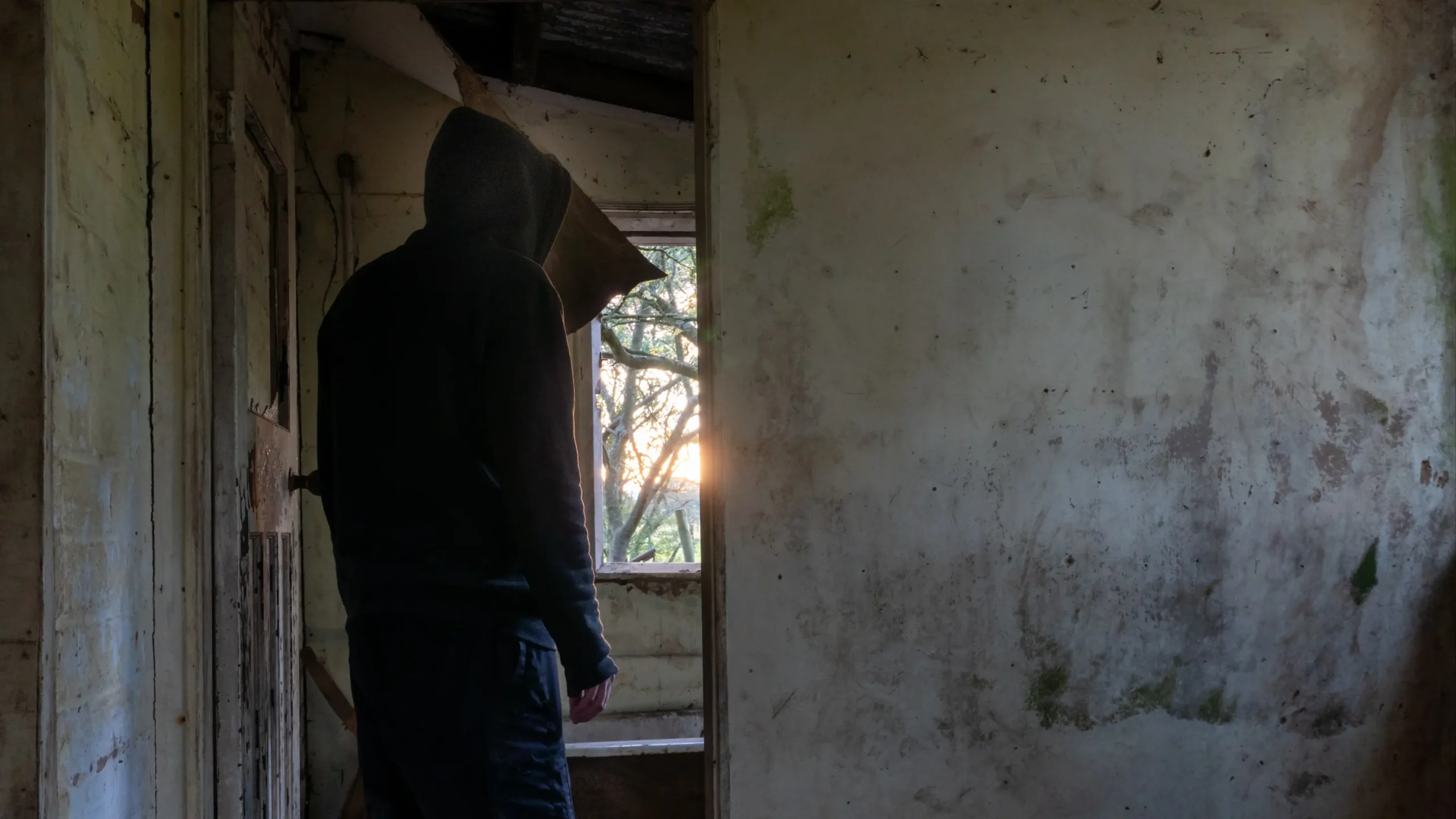 Urban explorers make horrific discovery inside abandoned house